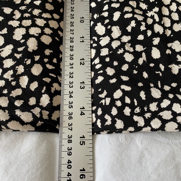 H&M Women's Black White Pull On Mini Skirt Size Small - Picture 7 of 9